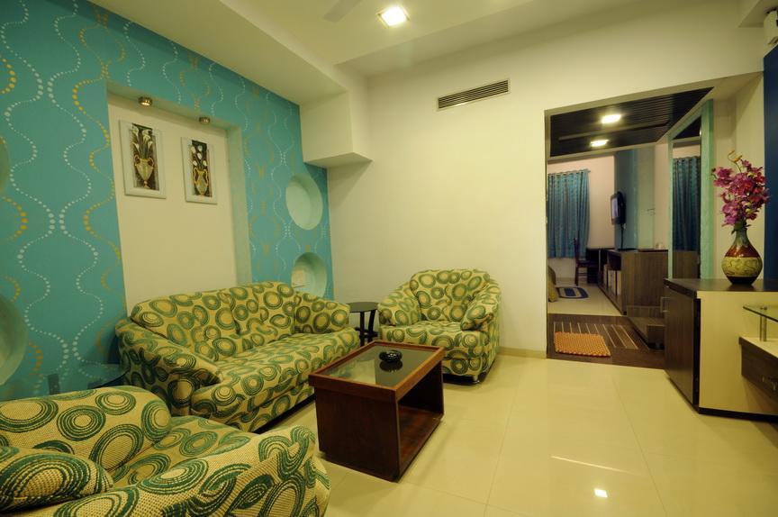 Hotel Surabhi Regency Anand Ruang foto